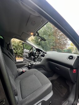 Peugeot 5008 2.0 HDi r.v. 2013 v zachovalom stave - 12