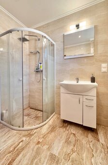 Predaj: Rodinný dom typu bungalov - zabývaná novostavba v Gb - 12