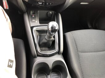 Nissan Qashqai 1,5 dci - 12