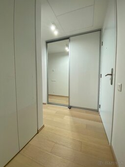 KRÁSNY 2-IZBOVÝ BYT S VÝHĽADOM NA MESTO, PARKING, SKY PARK - 12