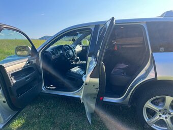 Volkswagen Touareg - 12