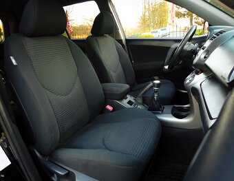 TOYOTA RAV4 2.2 D-4D 100kW- 4x4-UZAVIERKA-DIGIKLIMA-NOVA STK - 12