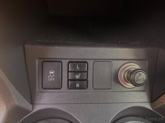 Toyota RAV4 - 12