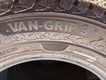 Predam 4ks pneu 215/65/r16C  zimne   Semperit - 12