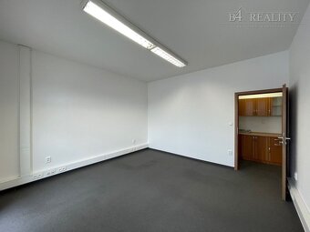 Lukratívne kancelárske priestory, 70 m2 + parkovacie státie, - 12