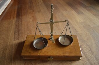 predam krasne starozitne lekarnicke vahy - 12