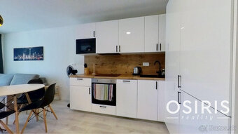 Moderný, kompletne zariadený 2-izbový byt s terasou v projek - 12