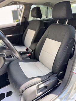 Volkswagen Jetta 1.9Tdi 77kw SR - 12