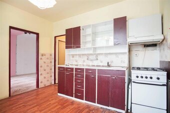 Veľký 2-izbový byt s balkónom v širšom centre, Nové... - 12