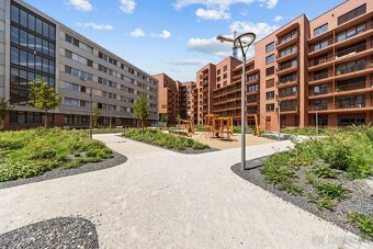 Prenajmeme moderný 2-izbový byt v projekte ZWIRN. - 12