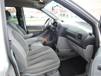 Chrysler Grand Voyager 2,8 CRD Aut. Stow´N Go 7míst 2004 - 12