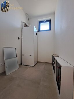 Priestranné novostavby 4-izbových rodinných domov v meste Ša - 12