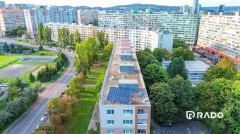 RADO | 4i presvetlený byt s loggiou na začiatku Petržalky |  - 12