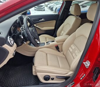 MERCEDES-BENZ GLA 180 A/T - 12