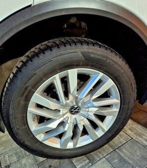 VW TOUAREG rok.2021 /3.0 V6 TDI /170 KW /4x4 -aut / DPH - 12