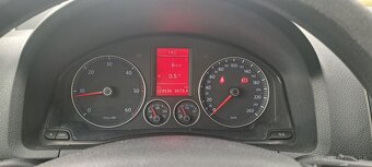Predám Volkswagen Golf 1.9TDI 77KW, 2009, 328000km, striebor - 12