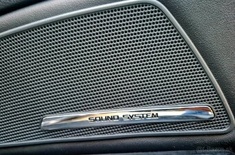 Škoda Superb Combi 2.0 TDI CR Laurin&Klement.R.V.2012. - 12