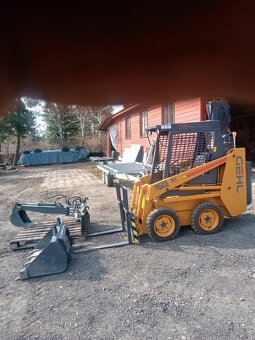 Bobcat Gehl smykovy nakladac - 12