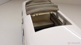 1:18 VOLKSWAGEN MICROBUS 1962 - 12