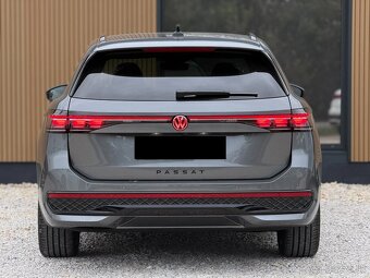 Volkswagen Passat Variant R-Line 2.0 TDI 4X4 DSG Pano,Matrix - 12
