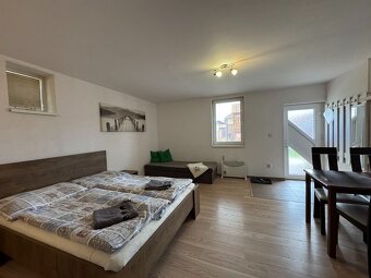 Zabehnutý apartmánový dom na predaj, obec Bobrovec - Liptovs - 12