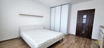 PREDAJ: Slnečný 3-izbový byt s loggiou na sídlisku Šípok, Pa - 12