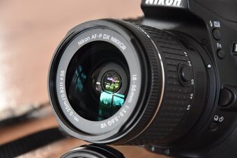 Nikon D5600 wifi BT - dotyk.dis. - VR objektiv AF-P 3tis.sn - 12