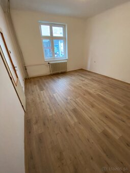 PRENÁJOM 4 IZBOVÉHO RODINNÉHO DOMU V BLÍZKOSTI CENTRA ŽILINY - 12