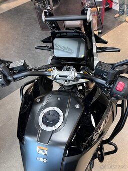Suzuki V-STROM 1050 DE 2025 - 12