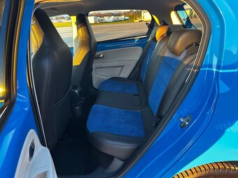 Volkswagen e-up - 12