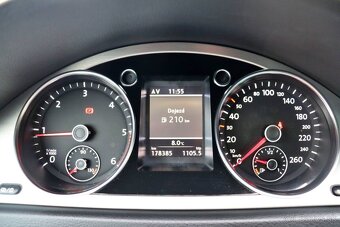 Volkswagen Passat Variant 2.0 TDI BMT Highline - 12