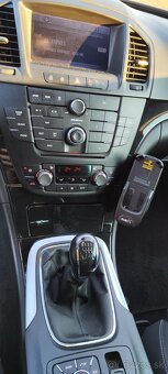 Opel Insignia Sports Tourer 2.0 CDTi 118kw - 12
