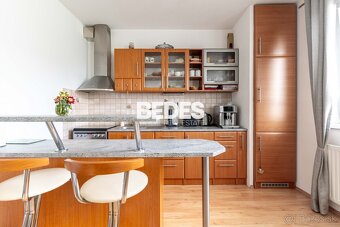Útulný plne zariadený 2-izbový byt s balkónom pri hrádzi na - 12