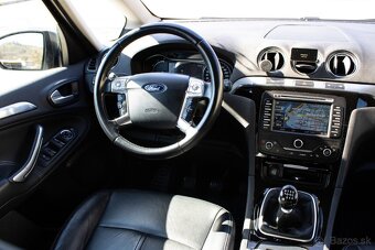 Ford Galaxy - 12
