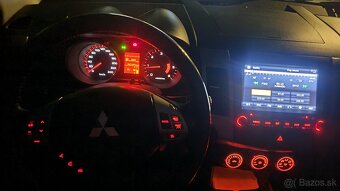 Mitsubishi outlander 2.0 tdi 4x4 suv BSY 103kw 7 miestne - 12