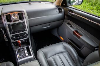 Chrysler 300 C 5.7L V8 - 12