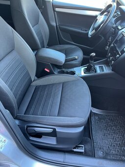 Octavia Combi Ambition 2.0 TDI bez AD blue - 12