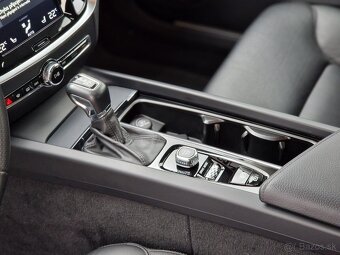 Volvo V60 D4 Momentum AWD A/T - 12