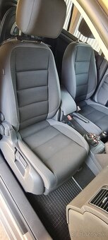 Volkswagen Touran 1.6 TDI 77kw - 12