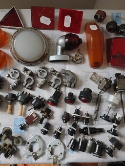 Predám zmes náhradných dielov na veteránske vozidlá ŠKODA - 12