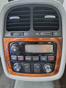 Jaguár XJ8 Long verzia - 12