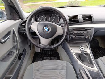 BMW 116i 85kw 16v 2006 benzín - 12