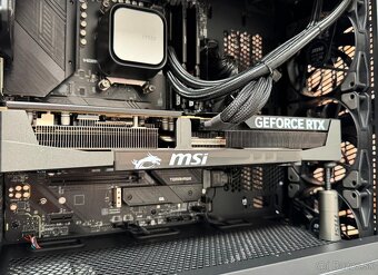 Ryzen 7 7800X3D\64GB\RTX 5070Ti\SSD\1000W Zdroj - 12