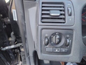 Volvo C30 D2 Kinetic, 84 kW, 6-st. manuál - 12