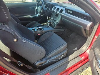 FORD MUSTANG 2.3 EcoBoost A/T - 12