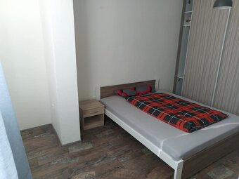 Na prenájom: 3-izbový zariadený byt so záhradou a altánkom - 12