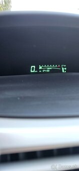 Toyora yaris 1.3 VVT-i 16v benzin 124 100km - 12