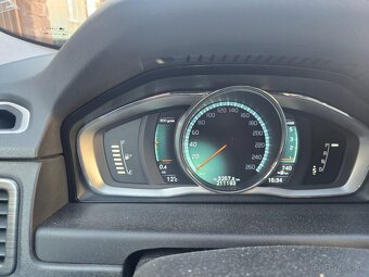 Predám Volvo xc70 4x4 r.v. 2016 kup na sk - 12