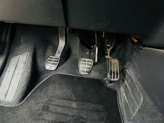 Volkswagen Sharan 4motion 1.9tdi 7 miestny - 12