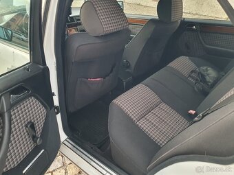 Mercedes W124 200E - 12